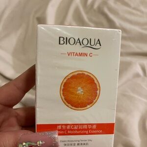 Aqua Vitamin C Serum - White and Orange